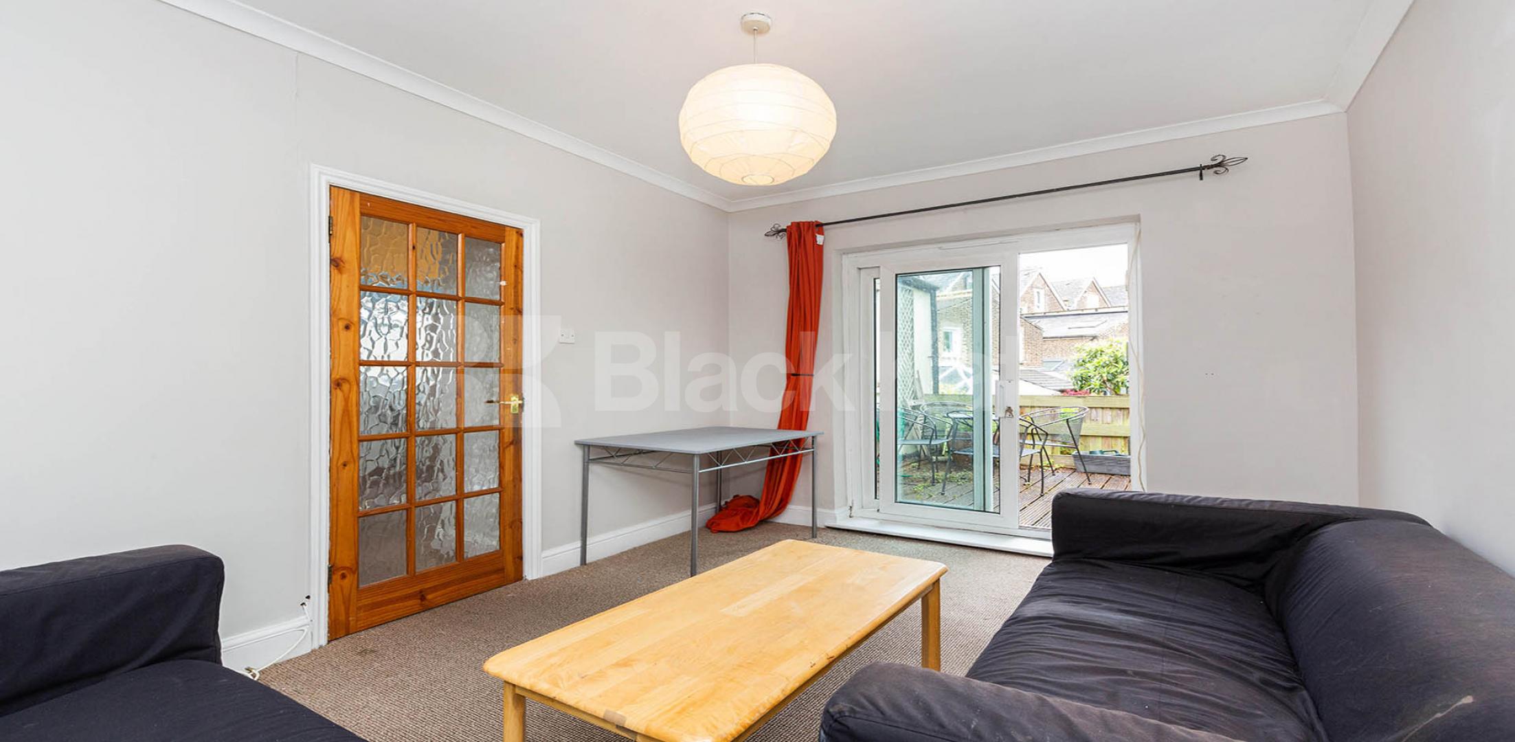 			PRIVATE ROOF TERRACE, 3 Bedroom, 1 bath, 1 reception Flat			 Upper Tollington Park N4, FINSBURY PARK / STROUD GREEN
